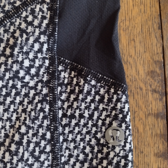 Lululemon leggings - Picture 2 of 5
